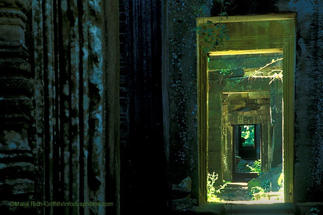 Side Gallery Preah Kahn Angkor